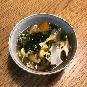 鉄分補給☆ほうれん草と椎茸の中華スープ